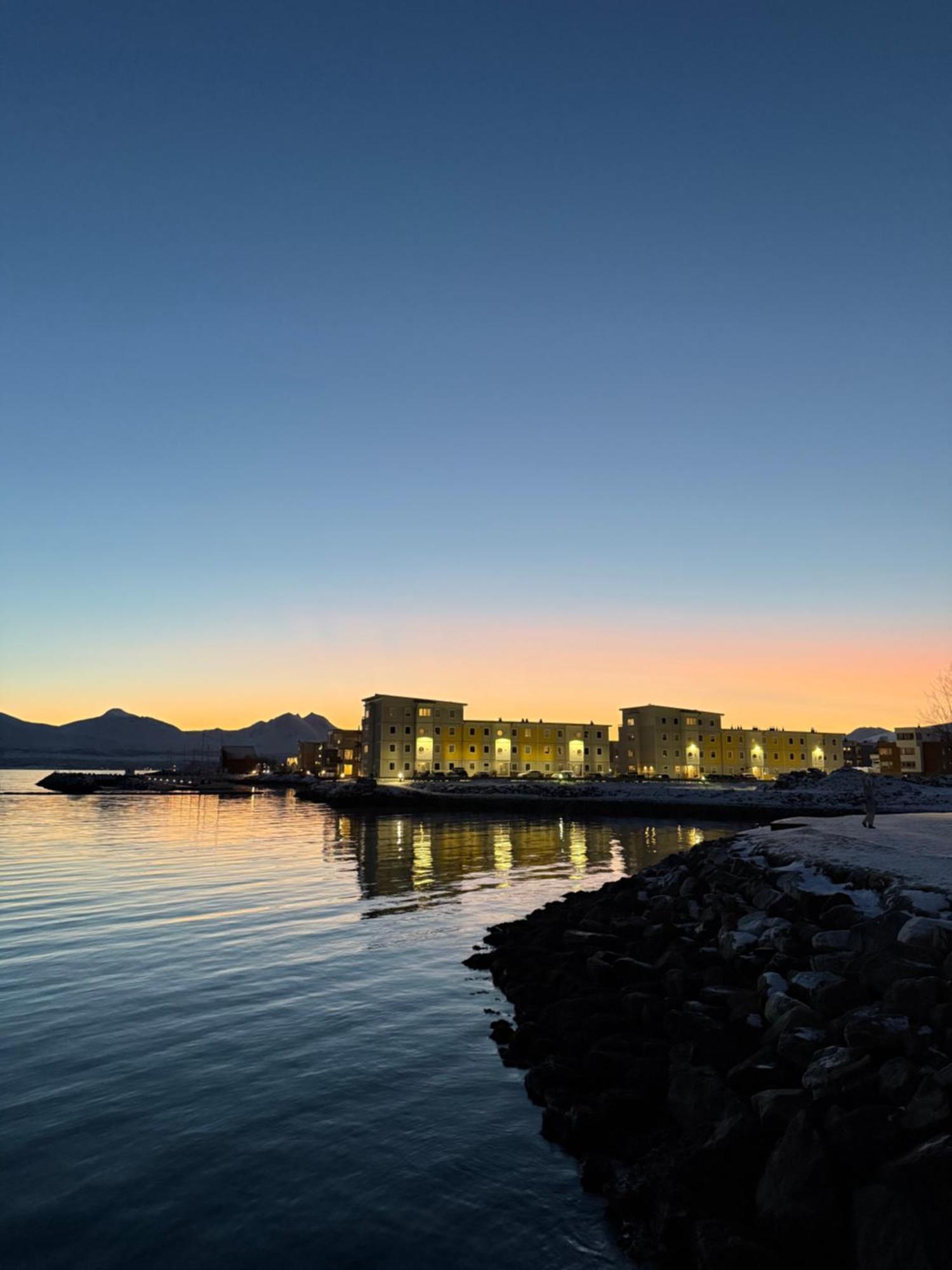 Modern Apartment Nearby City Centrum Tromso Exterior photo